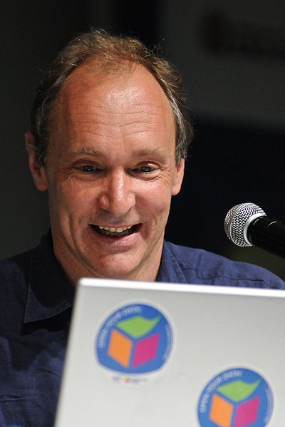 Imagem:Tim Berners-Lee CP.jpg| Lee durante a Campus Party Brasil