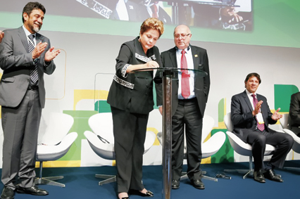 dilma-rousseff-netmundial-revista-arede-edicao-98-capa-02